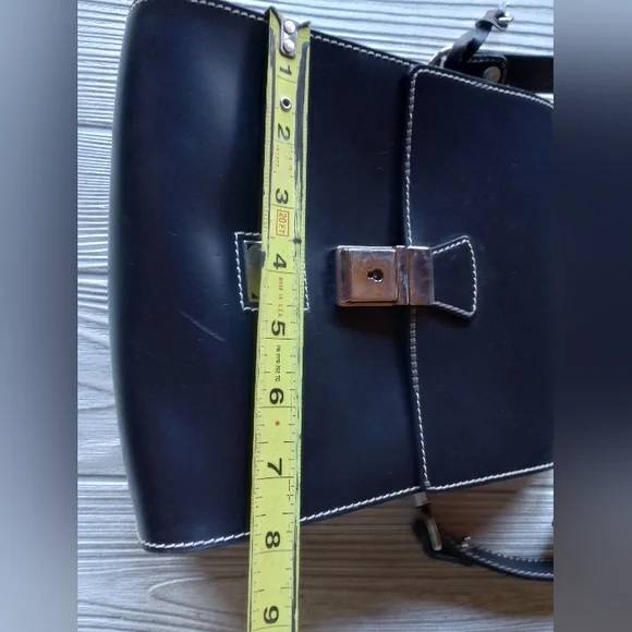 Dooney & Bourke Black Bag Made in Italy Purse with Lock and Key - Picture 11 of 15